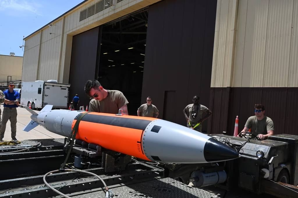 US to Introduce New Nuclear Gravity Bomb Design B6113 EOD